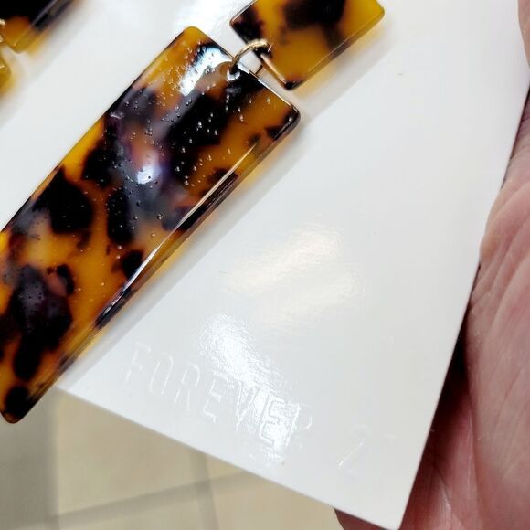 Brand New Forever 21 Leopard Pattern Earrings - Picture 2 of 5